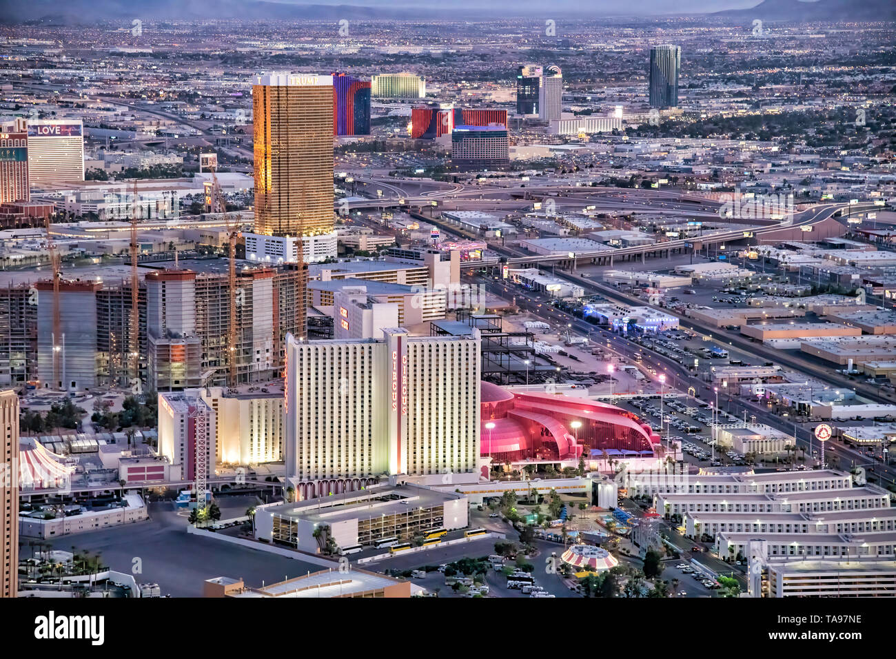 LAS VEGAS, NV - 29 juin 2018 : soirée casino Circus Circus vue aérienne. Las Vegas est connue sous le nom de Sin City, ville des lumières, le jeu capitale de la Wor Banque D'Images