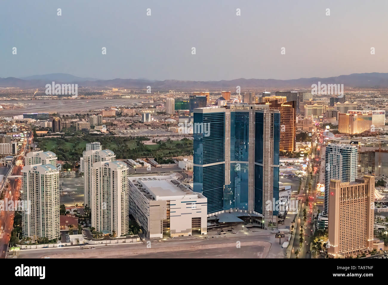 LAS VEGAS, NV - 29 juin 2018 : Vue de nuit sur la ville principale des casinos. Las Vegas est connue sous le nom de Sin City, ville des lumières, le jeu capitale de la Wor Banque D'Images