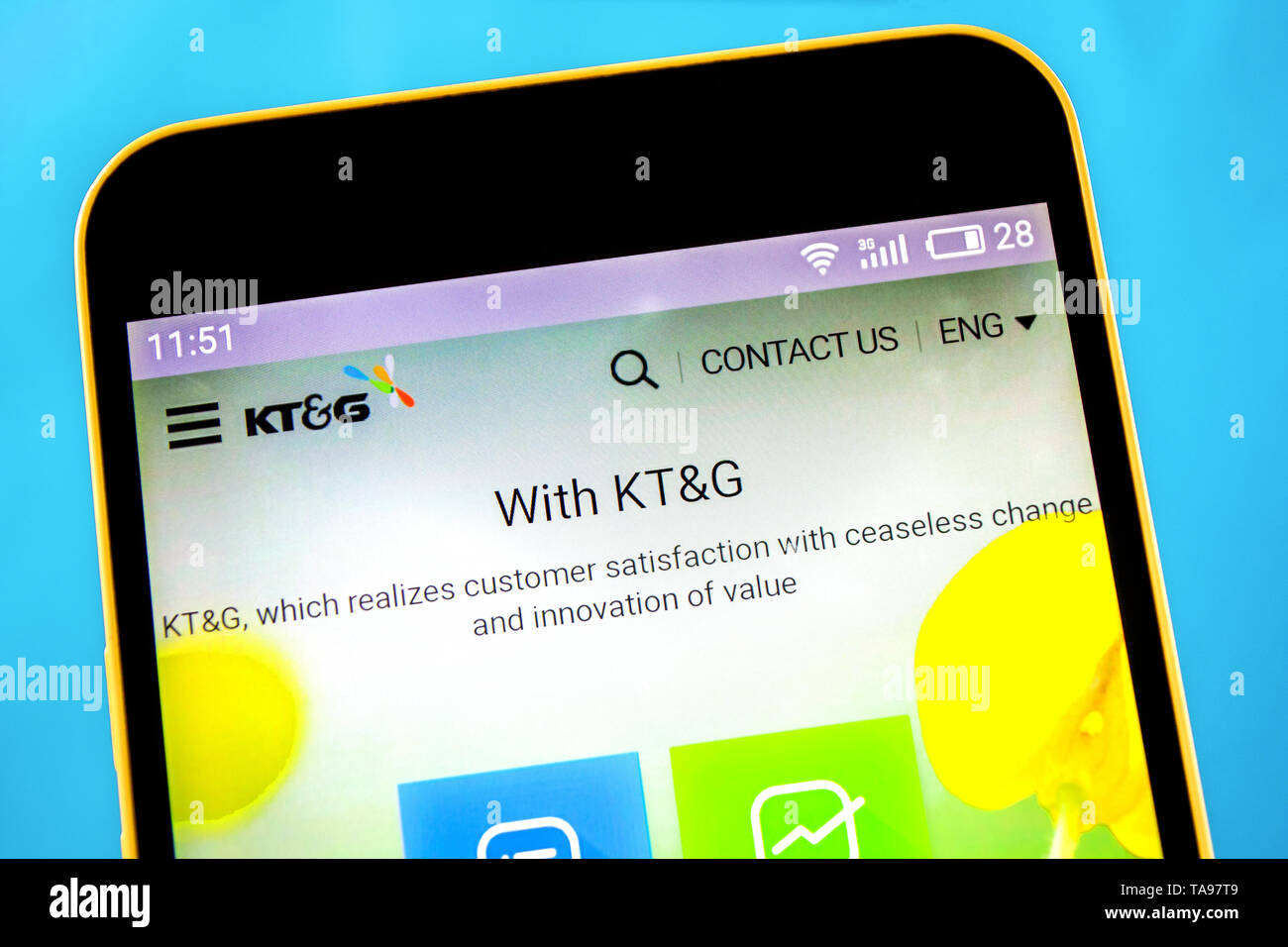 Berdiansk, Ukraine - 10 mai 2019 : rédaction d'illustration de l'AC et G accueil du site. L'AC et le logo G visible sur l'écran du téléphone. Banque D'Images