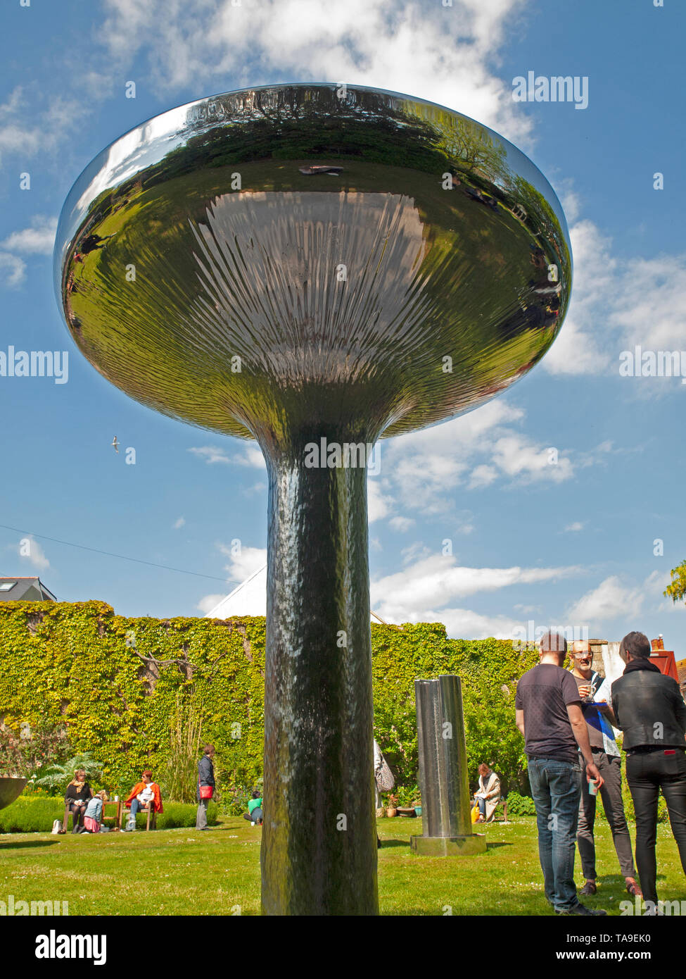 La sculpture de William Pye en exposition dans le Jardin Secret, Kemp Town, Brighton Banque D'Images