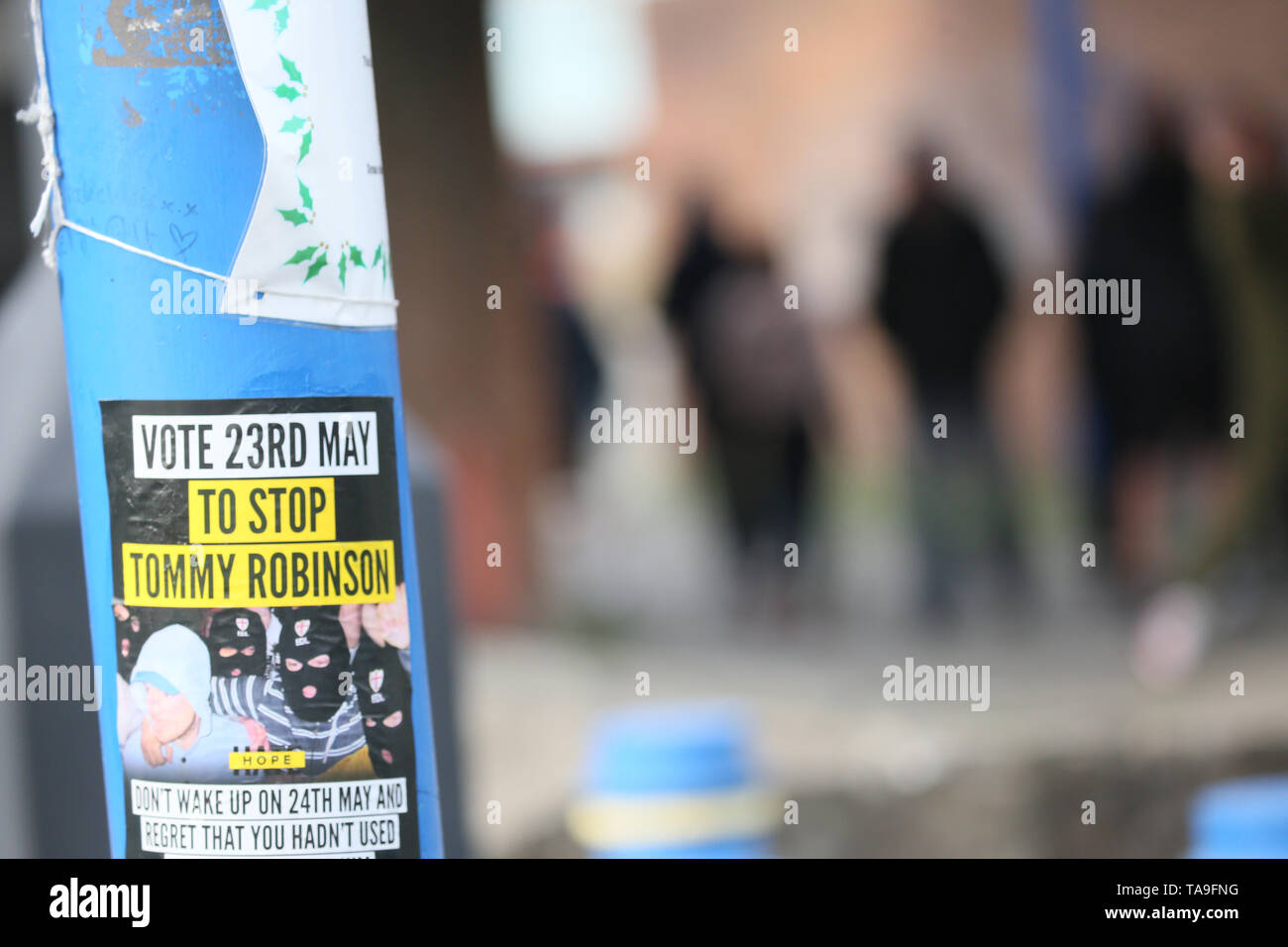 Salford, Royaume-Uni. 22 mai, 2019. Un autocollant stop Tommy Robinson publié dans Parade de Moka, Broughton, Salford. Crédit : Barbara Cook/Alamy Live News Banque D'Images