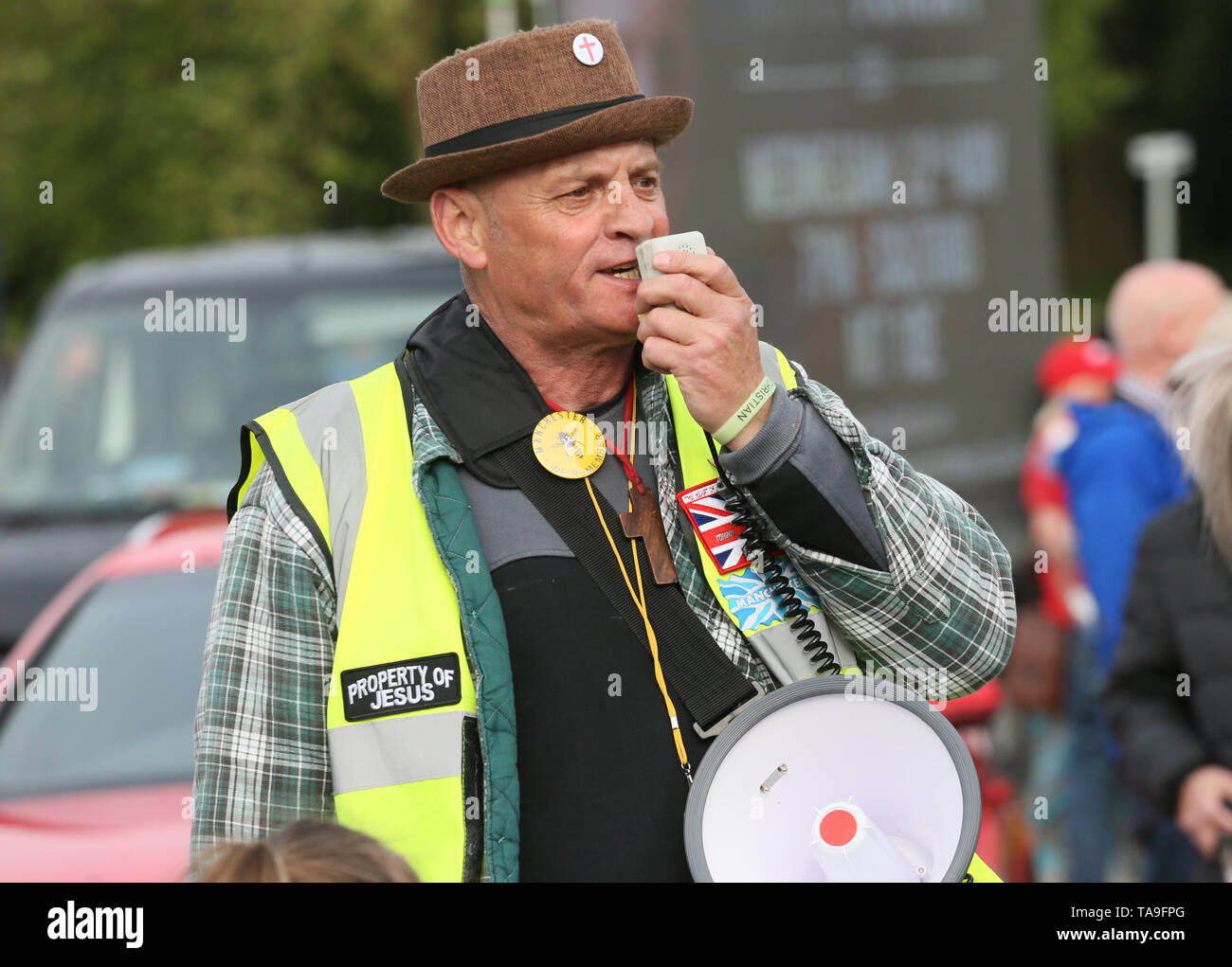 Salford, Royaume-Uni. 22 mai, 2019. Un Tommy Robinson défenseur assistant à un rassemblement d'extrême droite . Défilé de moka, Broughton, Salford. Crédit : Barbara Cook/Alamy Live News Banque D'Images