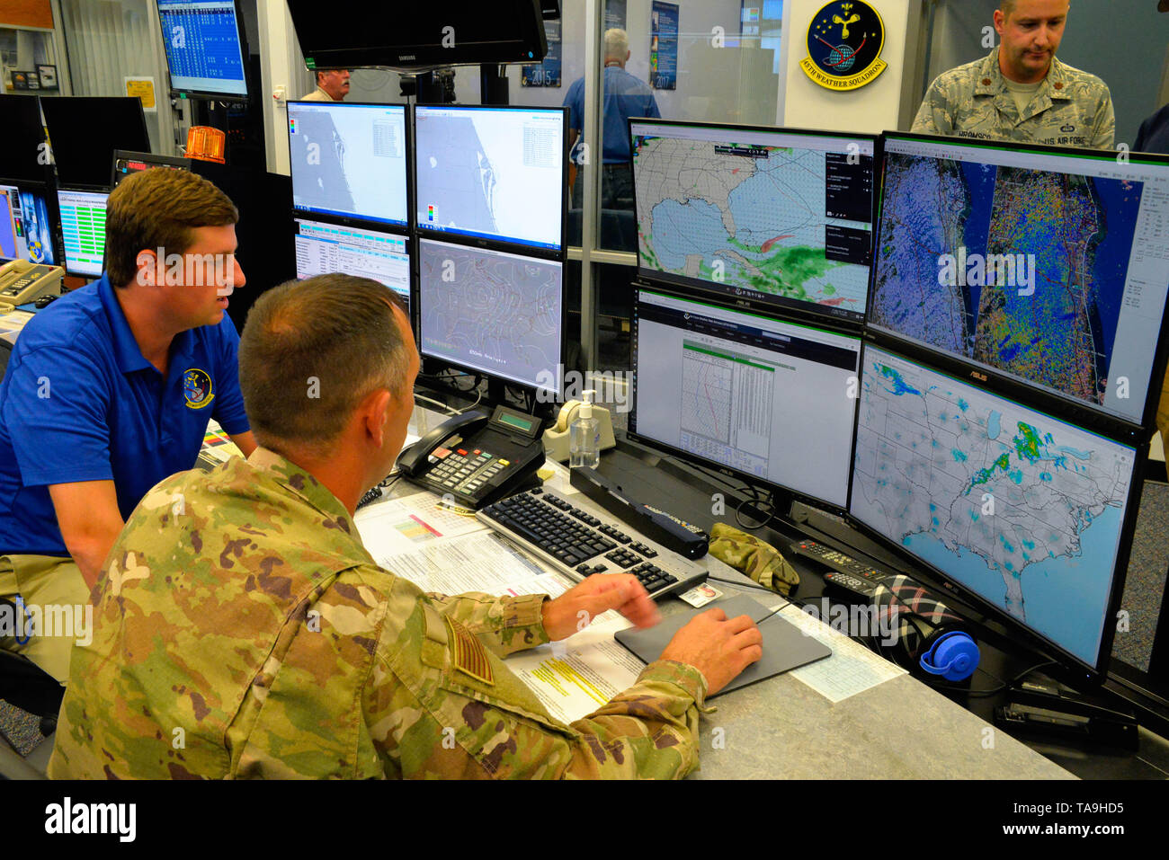Base aérienne de Cap Canaveral, en Floride, aux États-Unis. Le 22 mai 2019. L'U.S Air Force 45th Space Wing a invité un certain nombre des médias à visiter le 45e escadrons Météo situé au centre d'opérations Morrell. L'escadron est chargé de surveiller et de suivre la météo autour de la zone à assurer un accès à l'air et l'espace qui inclut le temps de lancement baloons que surveiller les vents à haute altitude. Crédit photo Julian Poireau / Alamy Live News Banque D'Images