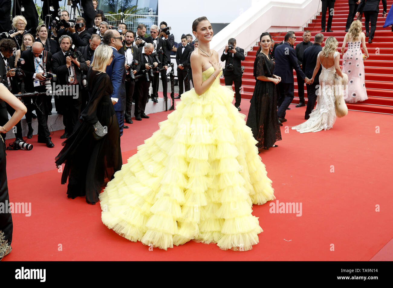 Fernanda Liz participant à la 'Roubaix, une lumière / Oh Miséricorde !" première mondiale lors de la 72 e édition du Festival de Cannes au Palais des Festivals le 22 mai 2019 à Cannes, France | dans le monde entier Banque D'Images