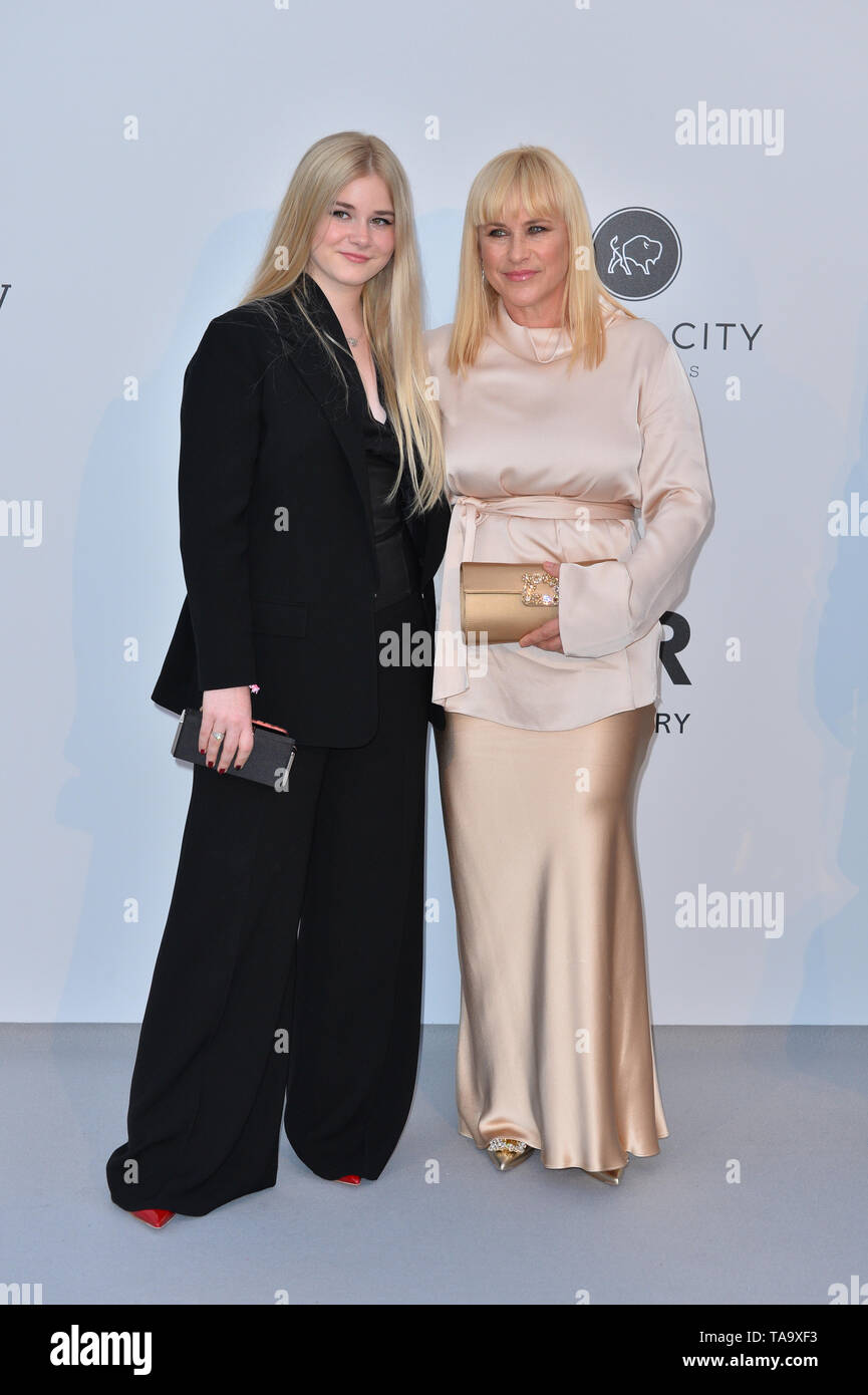 Antibes, France. 23 mai, 2019. ANTIBES, FRANCE. 23 mai 2019 : Harlow & Jane-Arquette à Patricia Arquette le Gala de l'amfAR Cannes événement à l'hôtel du Cap d'Antibes. Photo Credit : Paul Smith/Alamy Live News Banque D'Images