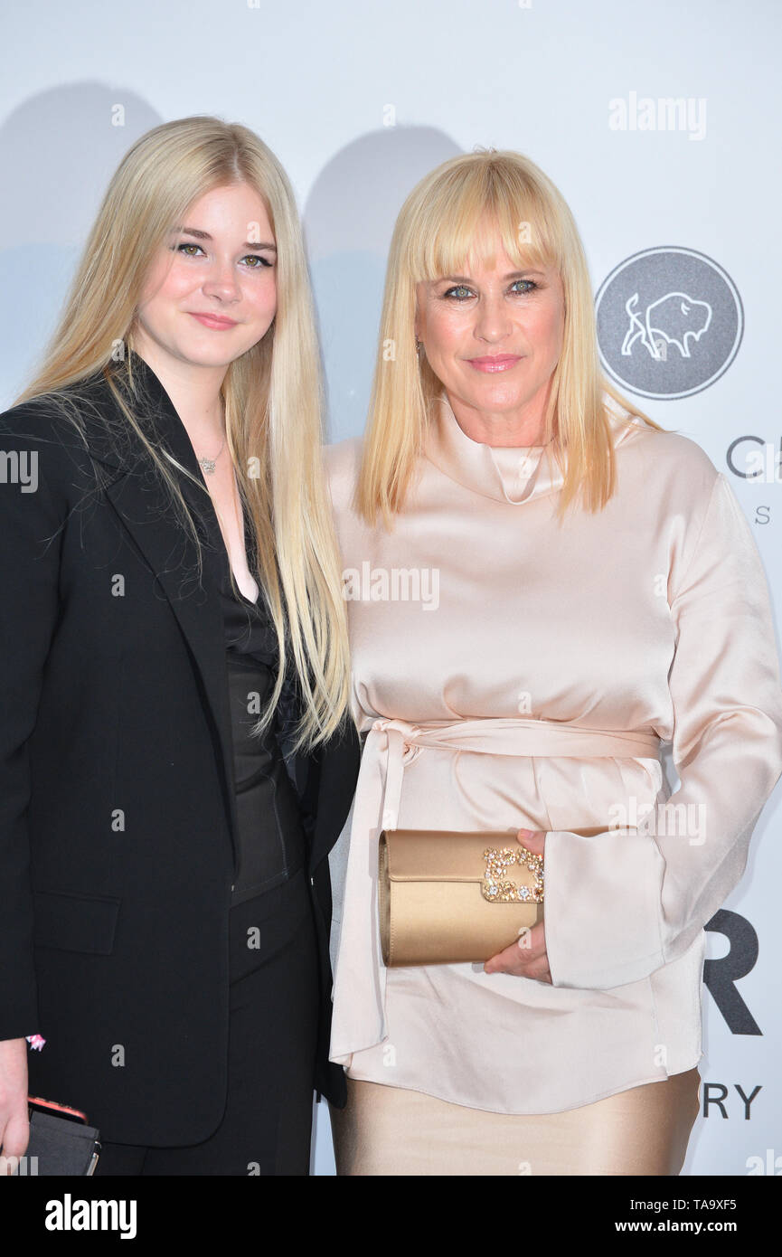 Antibes, France. 23 mai, 2019. ANTIBES, FRANCE. 23 mai 2019 : Harlow & Jane-Arquette à Patricia Arquette le Gala de l'amfAR Cannes événement à l'hôtel du Cap d'Antibes. Photo Credit : Paul Smith/Alamy Live News Banque D'Images