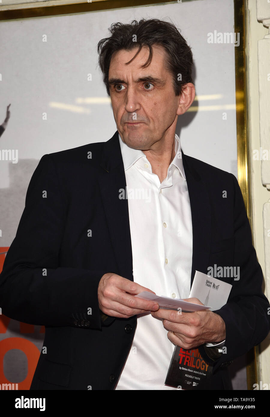 Londres, Royaume-Uni. Stephen McGann à la Lehman Trilogy Appuyez sur nuit lieu au Piccadilly Theatre, Denman Street, London le mercredi 22 mai 2019 mai 2019 Ref : CMT392-J4931-230519 Vivienne Vincent/Monument des médias. . Banque D'Images