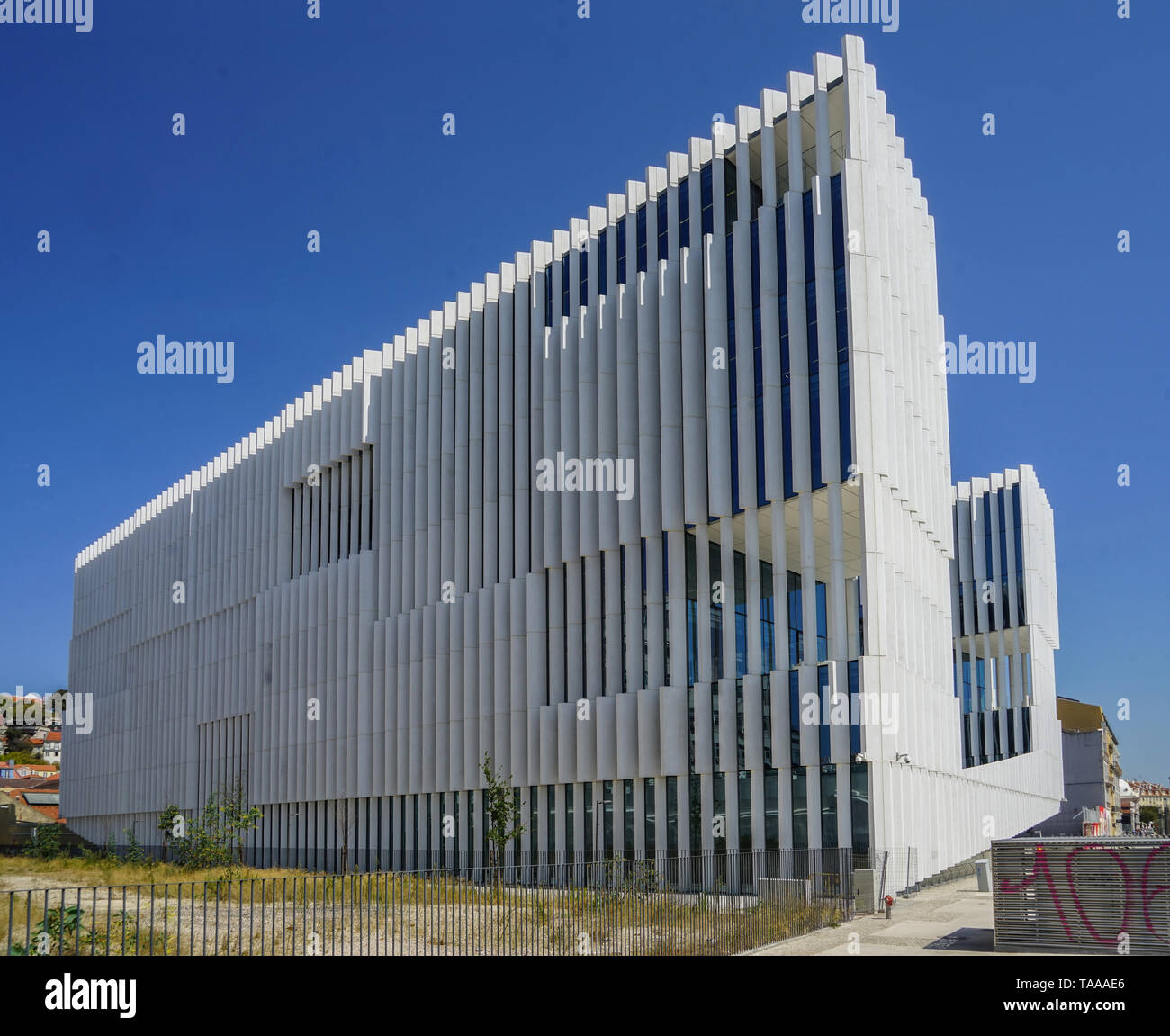 EDP immeuble de bureaux Lisbonne, Portugal. Architecture saisissante de Aires Mateus & Associados. Architecture moderne Banque D'Images