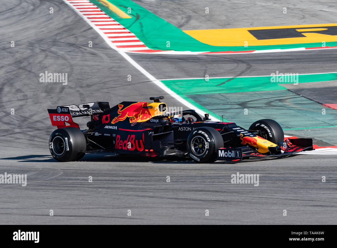 Barcelone, Espagne, 14 mai 2019 - Pierre Gasly de France avec 10 Aston Martin Racing Red Bull en piste à la mi-saison au test Circuit de Catalunya. Banque D'Images