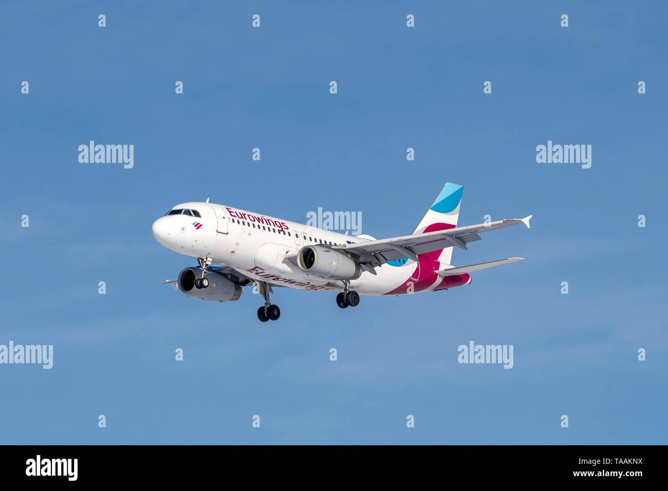 Munich, Allemagne - 08. Février 2019 : Eurowings Airbus A319-132 à l'avion immatriculé D-AGWA dans l'approche de la piste du nord de l'UM Banque D'Images