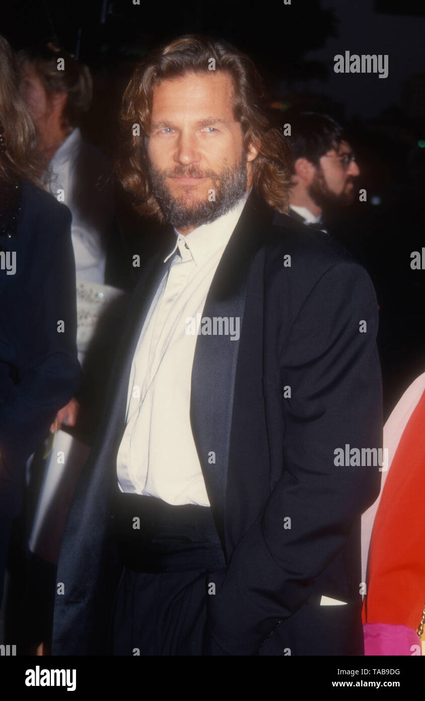 Westwood, Californie, USA 28 avril 1994 Jeff Bridges acteur assiste à la Metro Goldwyn Mayer' 'That's Entertainment III" Création le 28 avril 1994 au Théâtre National de Mann à Westwood, Californie, USA. Photo de Barry King/Alamy Stock Photo Banque D'Images