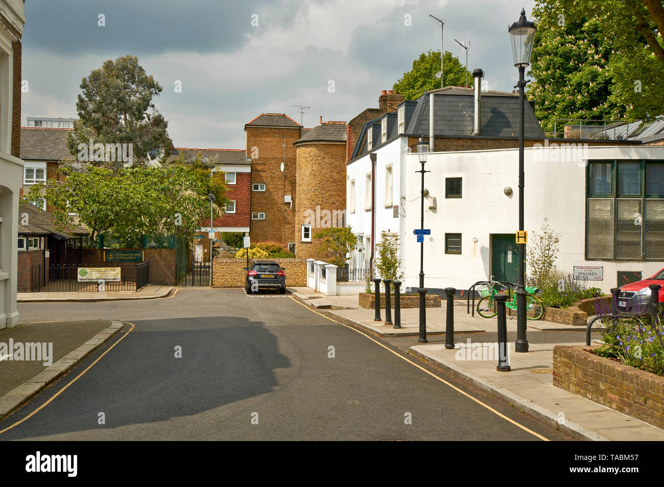 LONDON NOTTING HILL KENLEY À PIED ET WALMER ROAD Banque D'Images