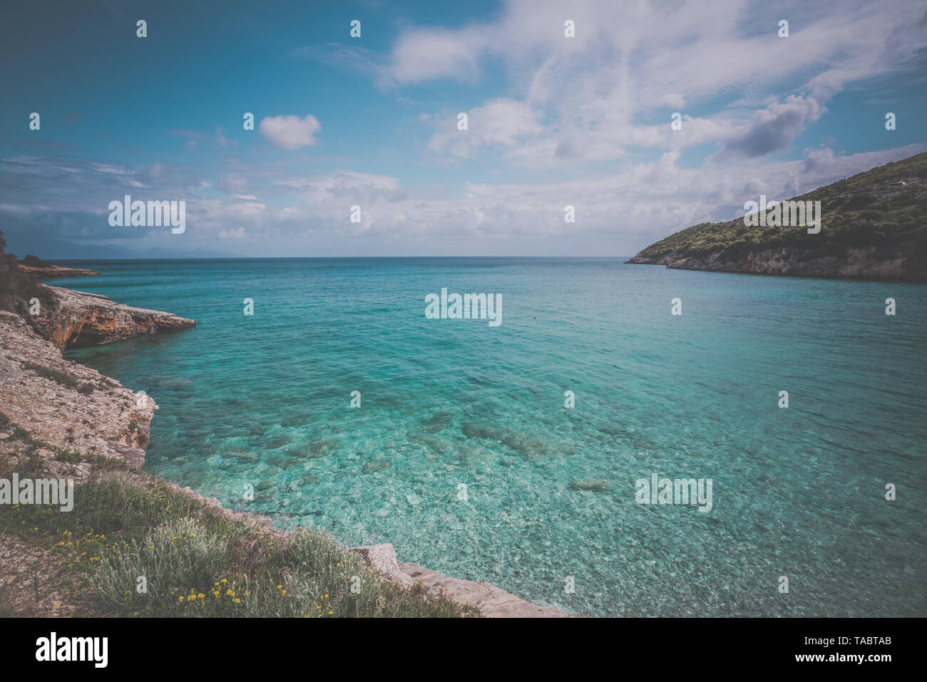 Les eaux turquoise incroyable sur la plage de Xigia Teneur en soufre en été sur l'île de Zante, Grèce Banque D'Images