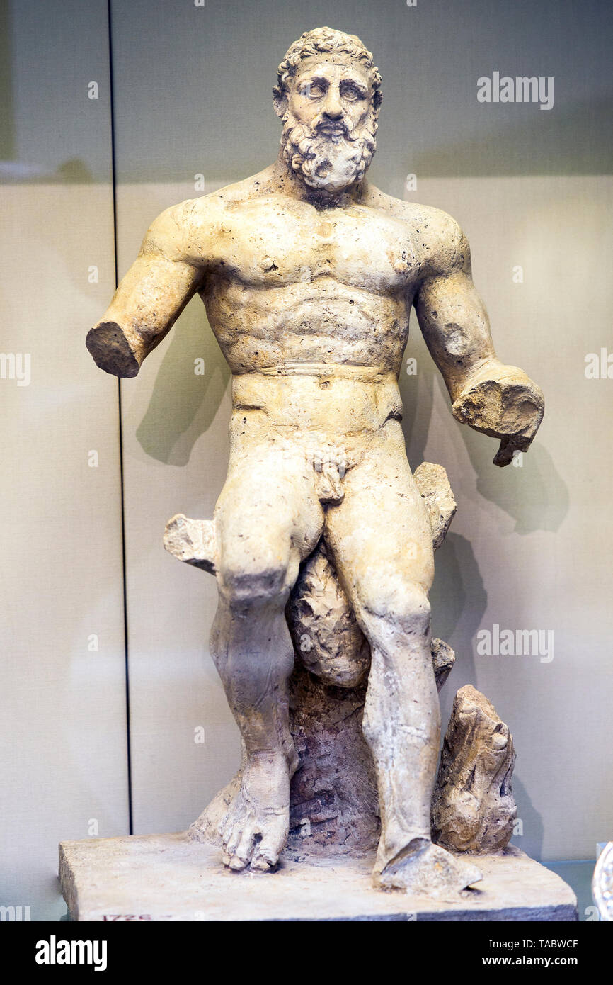 Statue d'Hercule calcaire reposant sur un rocher Roman 2e ou début du 3e siècle ap. Banque D'Images