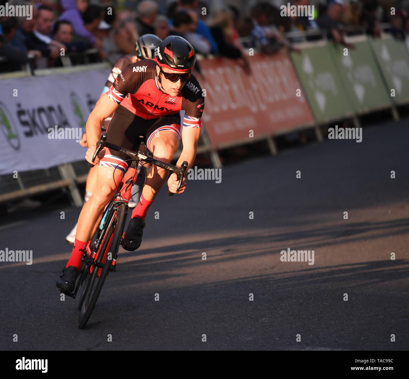 Salisbury, Wiltshire, Royaume-Uni. 23 mai, 2019. L'OVO Série tour à vélo ; Jack Webb de l'équipe cycliste de l'Armée mène Jacob Tipper de Pro Cycling Ribble : Action Crédit Plus Sport/Alamy Live News Banque D'Images