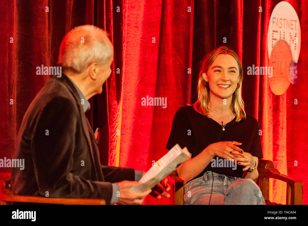 Schull, West Cork, Irlande. 23 mai, 2019. Trois fois en nomination pour un Oscar film star Saoirse Ronan a été interviewé ce soir par Festival Président John Kelleher dans l'Schull Harbour Hotel. L'interview a été fait partie de la 11e Fastnet Film Festival. Le festval s'exécute jusqu'à dimanche. Credit : Andy Gibson/Alamy Live News. Banque D'Images