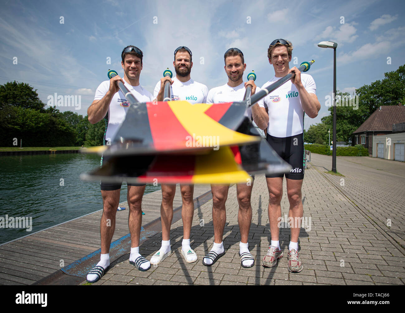 Dortmund, Allemagne. 23 mai, 2019. Nico MERGET, Maximilian PRES, Felix WIMBERGER, Felix BRUMMEL, garder leurs avirons de haut. L'aviron, présentation, sur 23.05.2019 à Dortmund/Allemagne. Utilisation dans le monde entier | Credit : dpa/Alamy Live News Banque D'Images