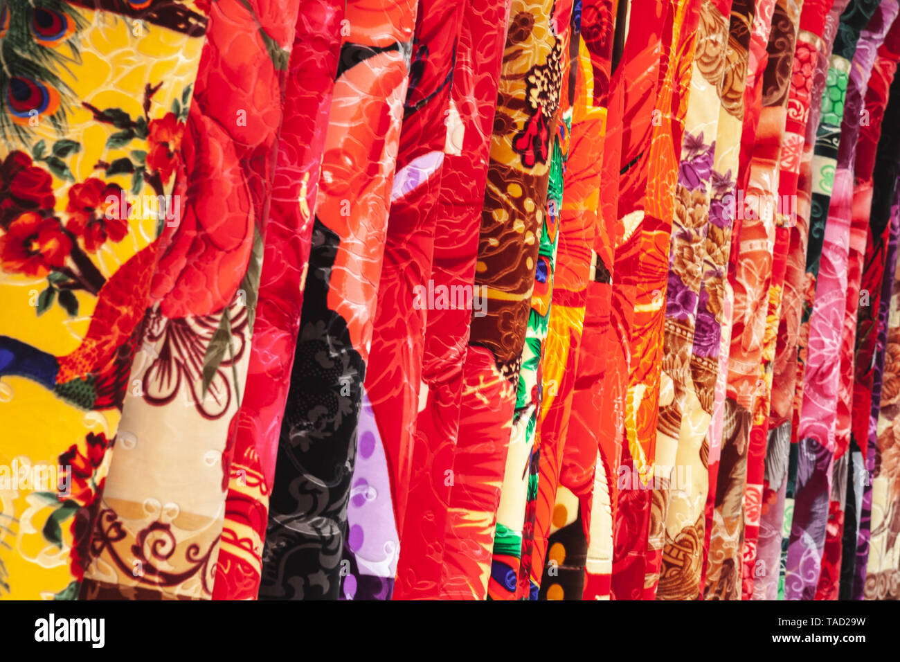 Assortiment des tapis colorés. Contexte photo avec soft focus sélectif Banque D'Images