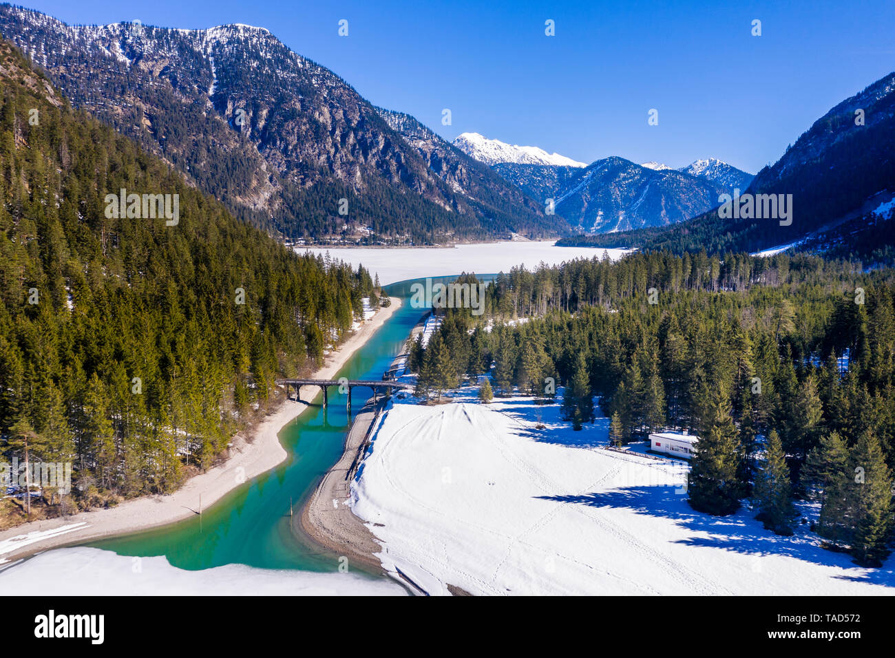 Autriche, Tyrol, Alpes, Heiterwanger voir en hiver, vue aérienne Banque D'Images
