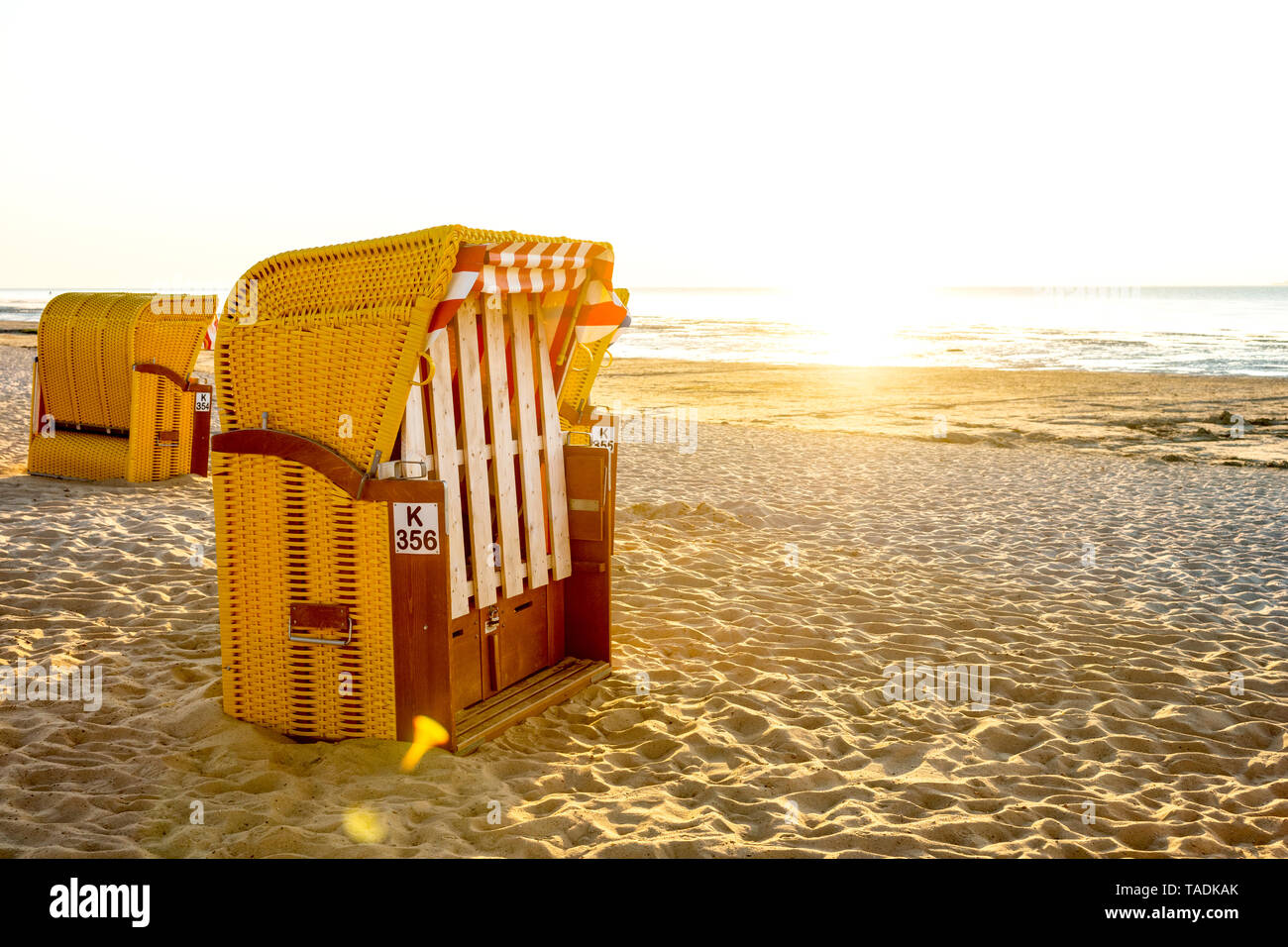 Allemagne, Mer du Nord, Cuxhaven, chaise de plage sur la plage Banque D'Images