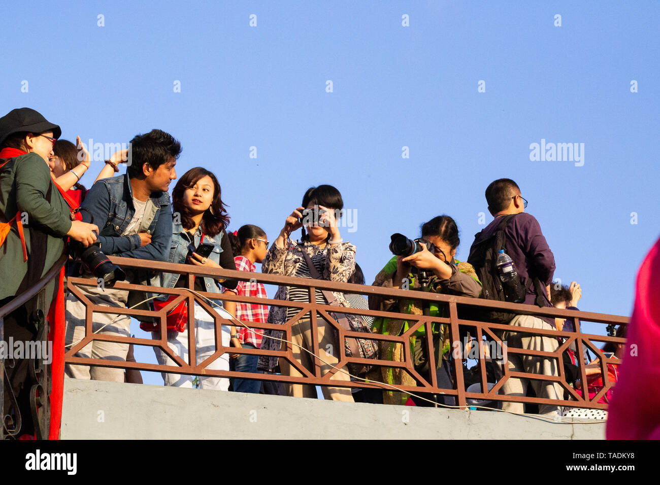 Les touristes asiatiques photographier de l'affût. Banque D'Images
