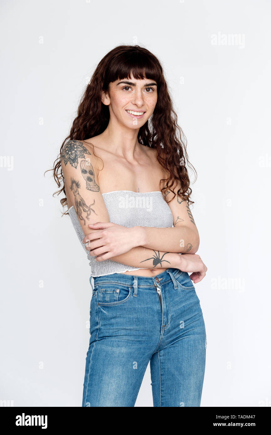 Portrait de jeune femme tatouée Banque D'Images
