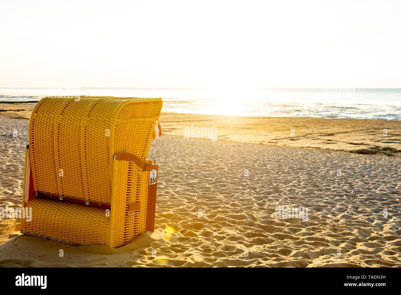 Allemagne, Mer du Nord, Cuxhaven, chaise de plage sur la plage Banque D'Images