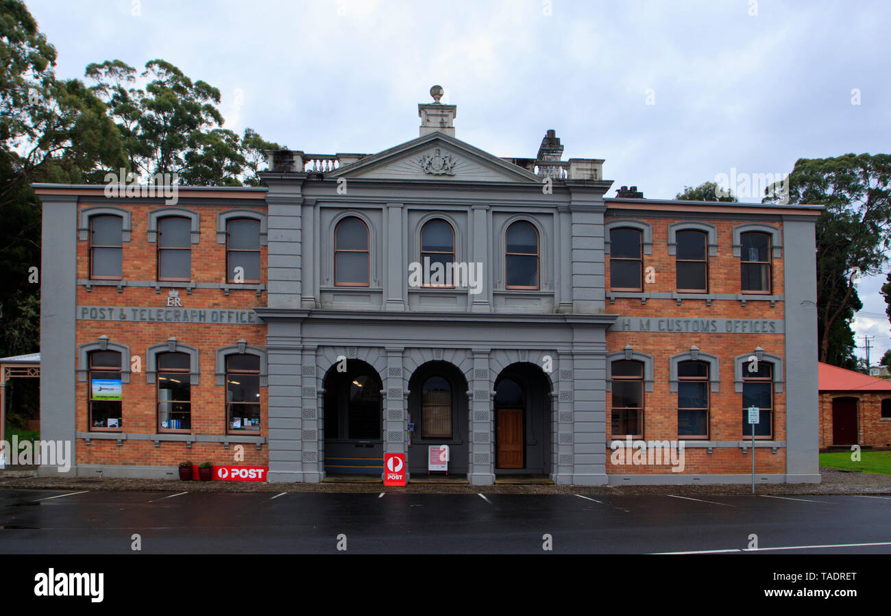 Strahan Bureau de poste et les bureaux de douane a été construit en 1900 et est toujours en usage qu'un bureau de poste aujourd'hui. Banque D'Images