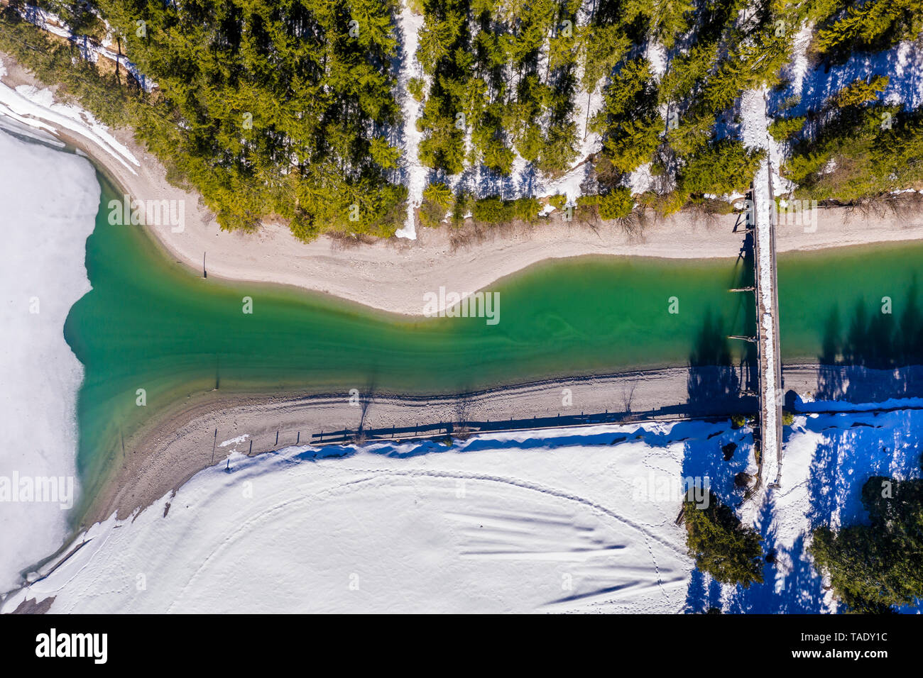 Autriche, Tyrol, Alpes, Heiterwanger voir en hiver, vue aérienne Banque D'Images