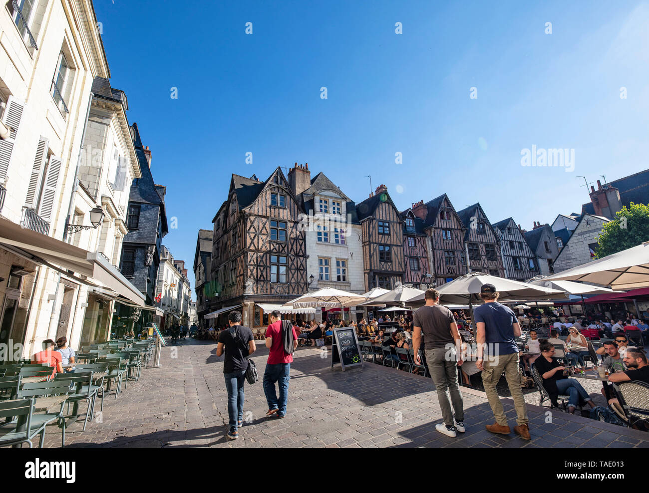 Tours (centre-ouest de la France) : 'la place Plumereau' Square dans le centre-ville légende locale *** *** Banque D'Images