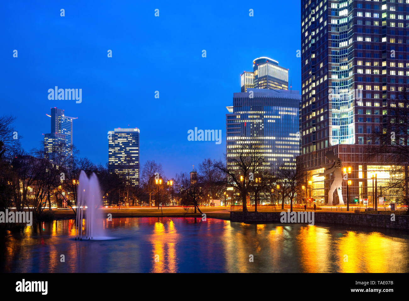 Allemagne, Francfort, Ludwig Erhard complexe avec vue vers le centre-ville de Francfort Banque D'Images