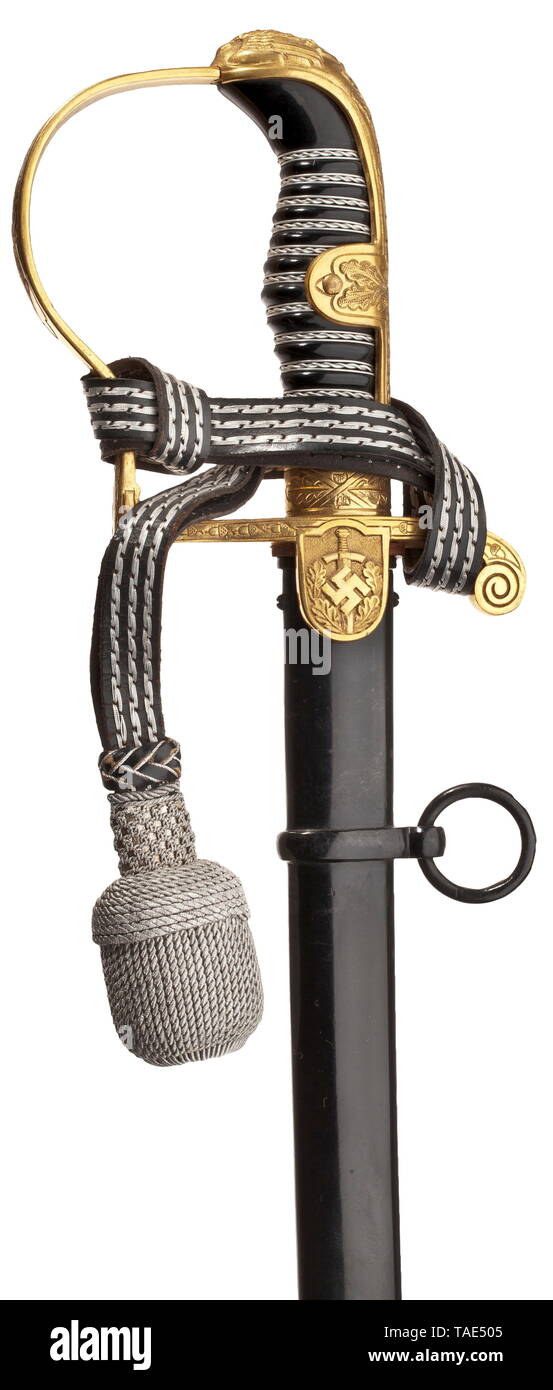 Un 'Lützow' sabre pour les officiers de l'armée 1767 numéro de modèle de la série "Le Maréchal", Eickhorn Solingen, lame nickelé avec Fuller des deux côtés et en-frappé du logo du fabricant. Dorure, fusée poli garde bow gravée de feuilles de chêne, l'avers languet décor d'une croix gammée et l'épée, le bouchon avec un relief travaillé-eagle national. Poignée en plastique noir avec fil d'enrubannage. Fourreau en acier peint en noir (frotté). Avec portepee. Longueur 88 cm. Un rare sabre en très bel état., historique, historique, les armées de l'armée, les forces armées, militaire, militaria, objet, objets, alambics, clippi, Editorial-Use-seulement Banque D'Images