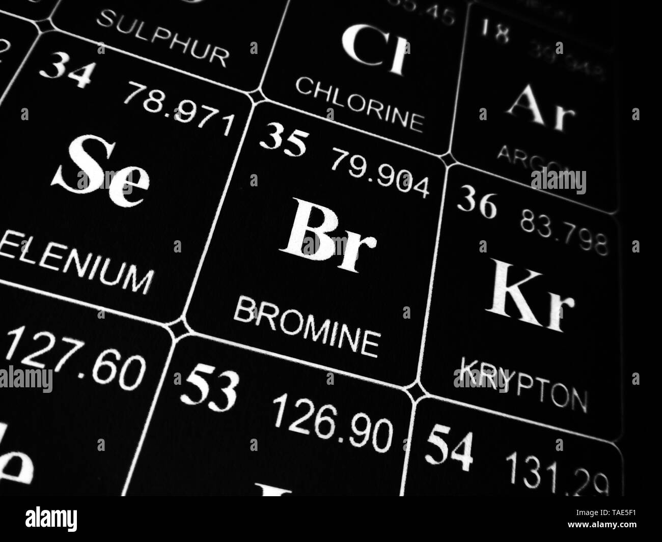 Le brome sur le tableau périodique des éléments Banque D'Images