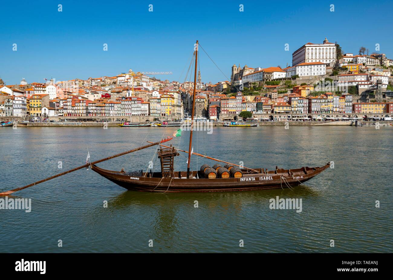 Bateau Rabelo, le vin de voile sur la rivière Rio Douro, Porto, Portugal Banque D'Images