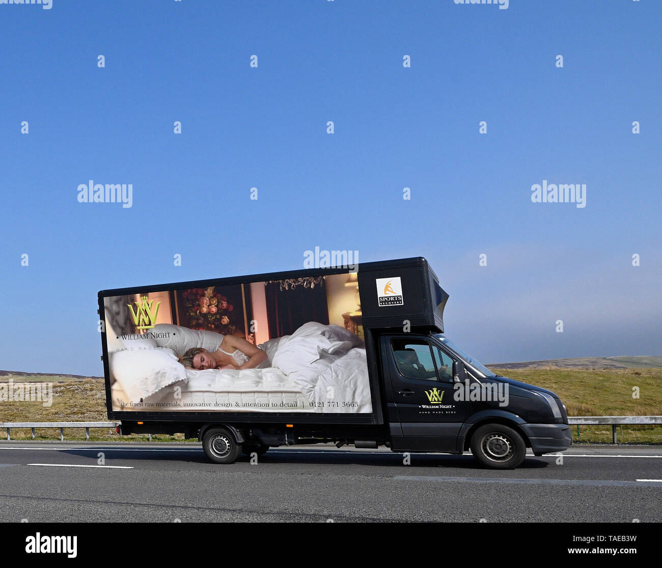 William nuit lits faits main Van. Autoroute M6, Southbound, Shap, Cumbria, Angleterre, Royaume-Uni, Europe. Banque D'Images