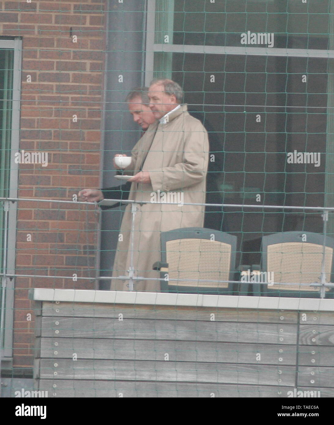 Liverpool, UK Ex Liverpool Propriétaire Tom Hicks et ses fils visiter Melwood Ian crédit Fairbrother/Alamy Stock Photos Banque D'Images