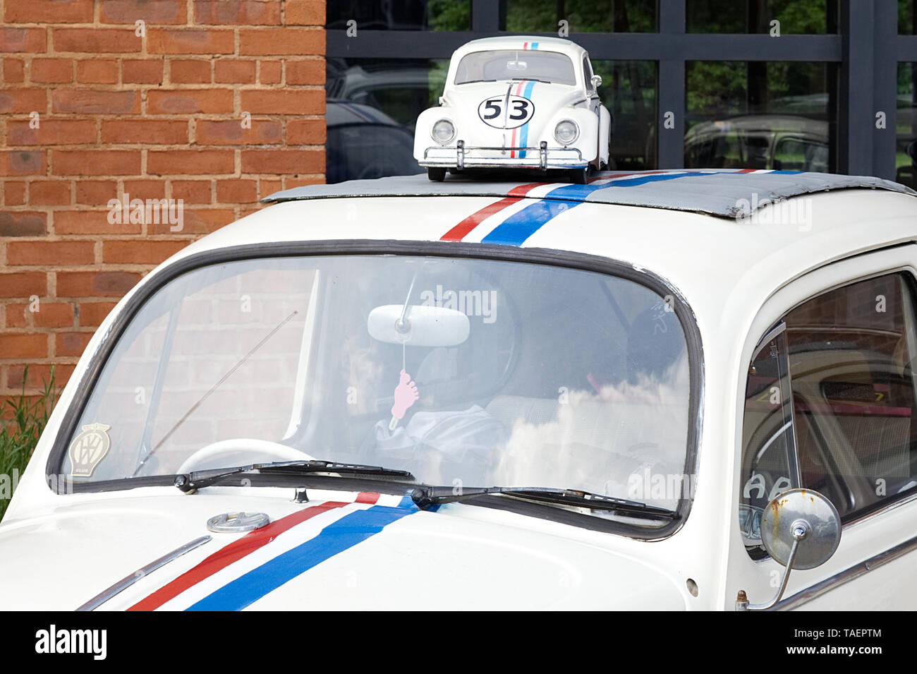 Volkswagen Beetle petite voiture en haut d'une coccinelle Volkswagen Banque D'Images