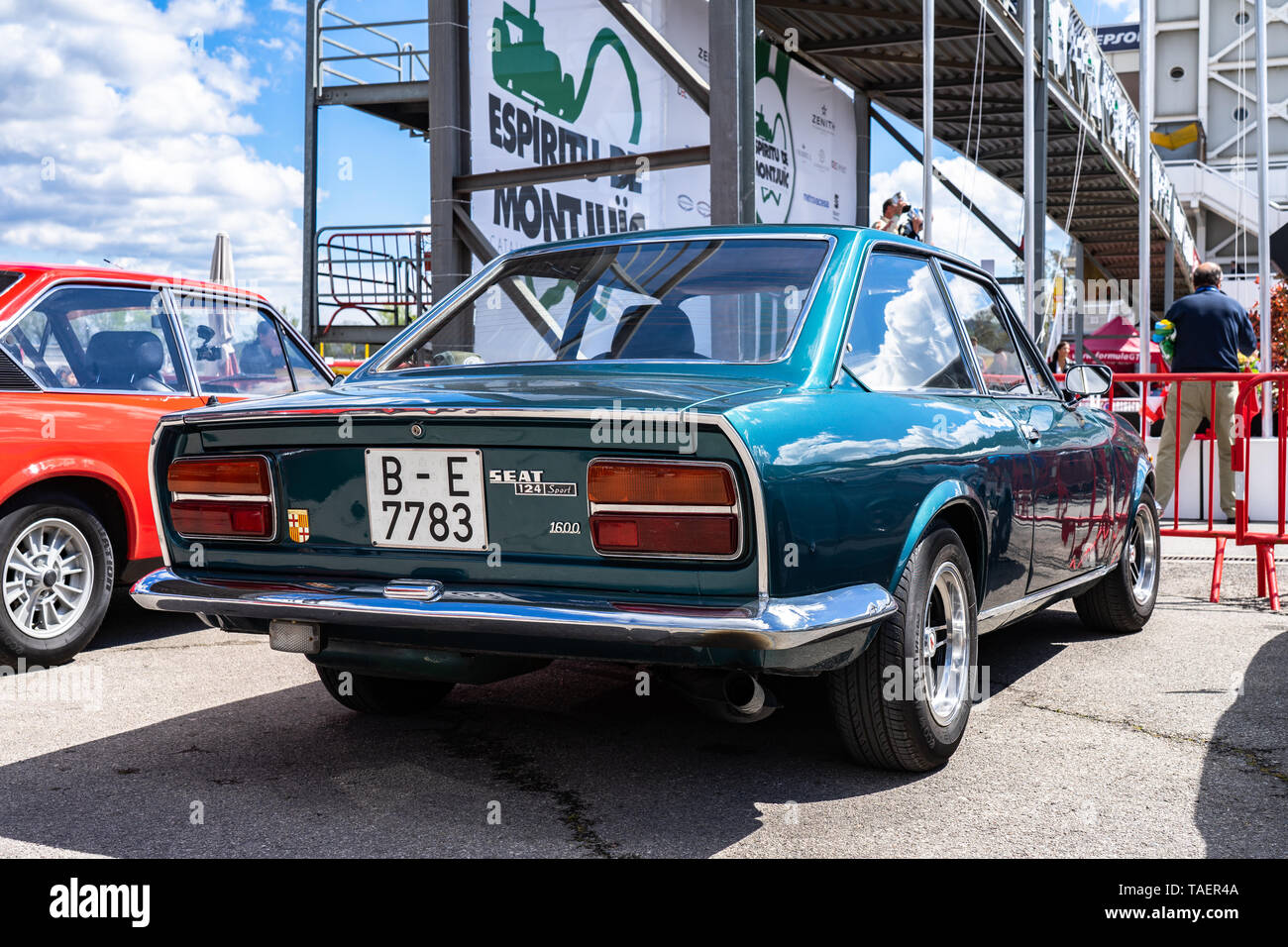 Siège FIAT 124 sport dans l'esprit de Montjuic circuit de Barcelone car show. Banque D'Images