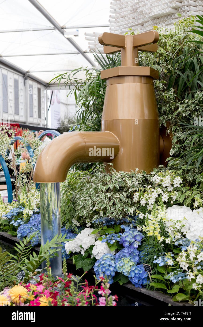 Touchez au géant Chelsea Flower Show de Londres 2019 Banque D'Images