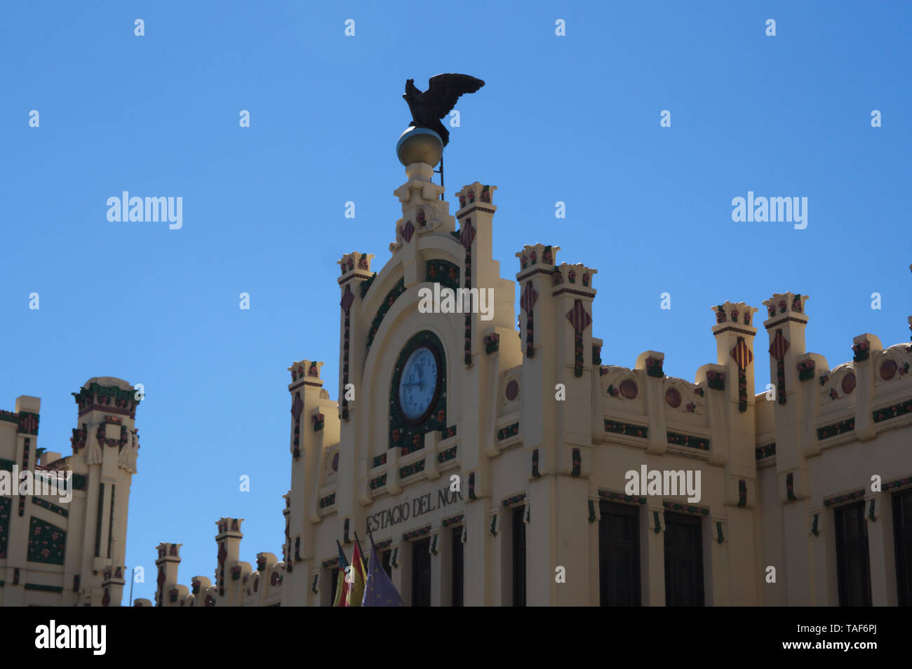 Mai 2019, Valence, Espagne. Détail de la partie la plus haute de la gare du nord de la Renfe dans la ville de Valence. Espagne Banque D'Images