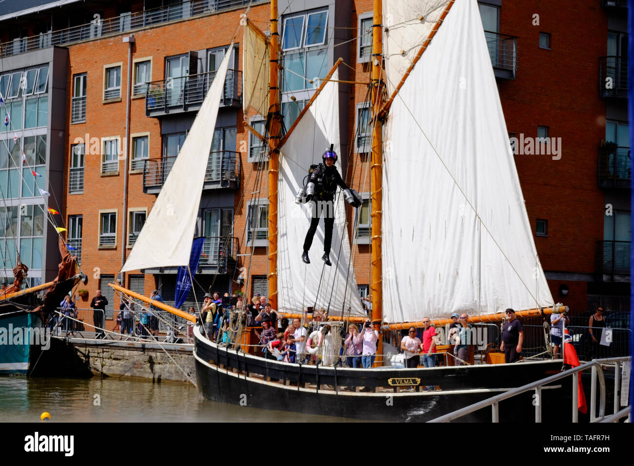 Gloucester, Gloucestershire, Royaume-Uni, 25 mai 2019. Le 10e festival des Grands Voiliers de Gloucester commence aujourd'hui. annoncée comme une journée remplie de plaisir pour toute la famille. Le Harbourside est pleine d'artistes, chanteurs de marin, historique de reconstitution historique et bien sûr, les pirates. Les vraies stars sont bien sûr les grands voiliers, ainsi appelé en raison de leur gréement traditionnel. Crédit : Mr Standfast/Alamy Live News Banque D'Images
