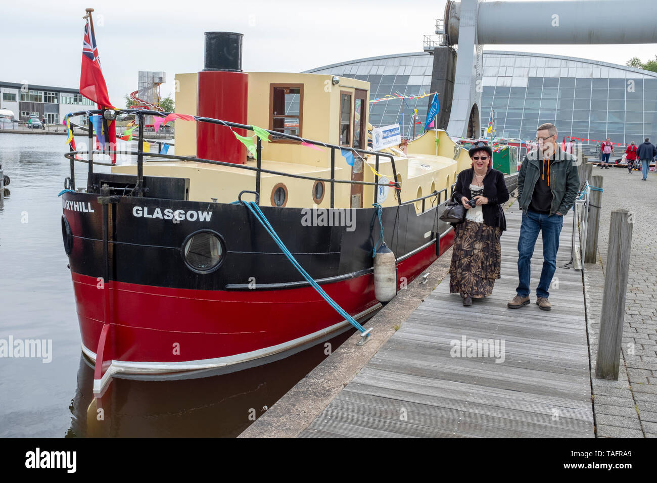 De suite et canal de Clyde, en Écosse, au Royaume-Uni. 25 mai, 2019. Début du Festival du canal. Une flottille de bateaux au large de la roue de Falkirk, célébrant la réouverture de la Forth and Clyde Canal après réparation de ponts. &Copier ; Crédit : Cameron Cormack/Alamy Live News Crédit : Cameron Cormack/Alamy Live News Banque D'Images