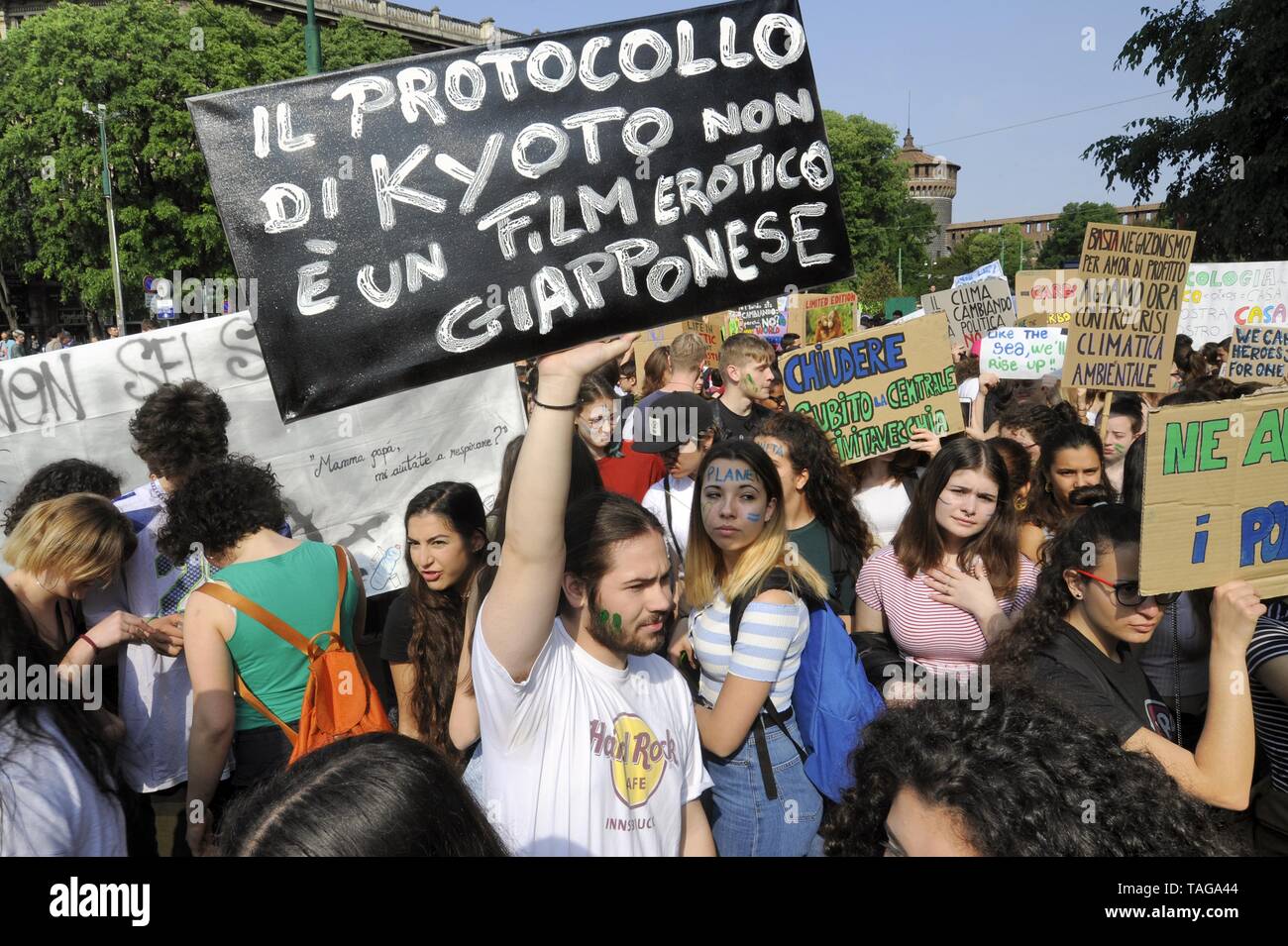Milan (Italie), 24 mai 2019, 'Global Strike pour Avenir" les jeunes et manifestation des étudiants pour protester contre le changement climatique et le réchauffement de la Banque D'Images