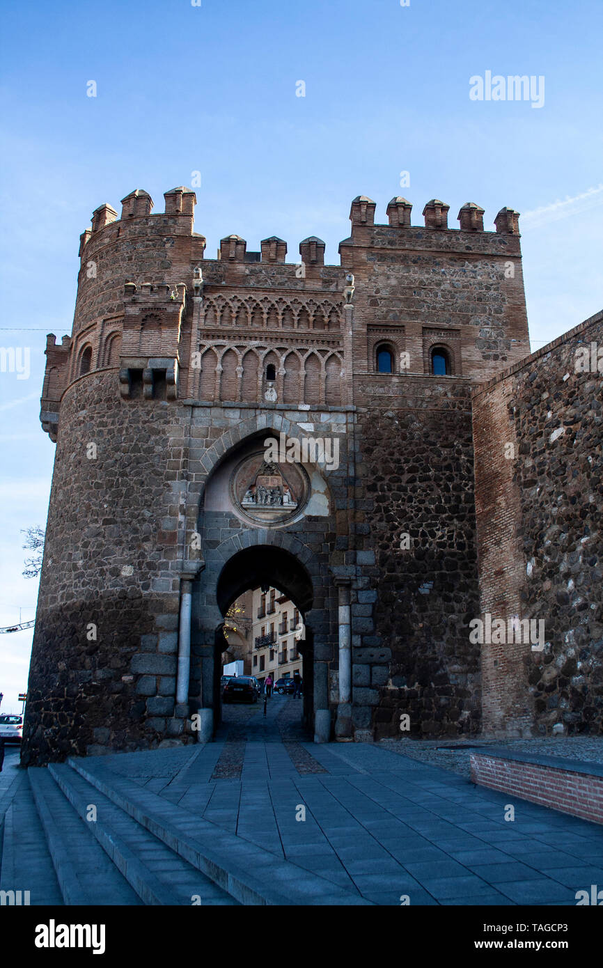 Beau vieux édifice médiéval dans la vieille ville de Tolède, Espagne Banque D'Images