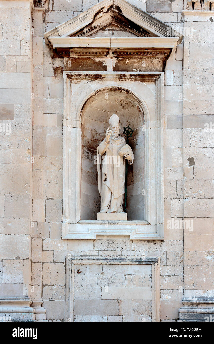 Statue de Saint Blaise sur une cathédrale de Dubrovnik Banque D'Images