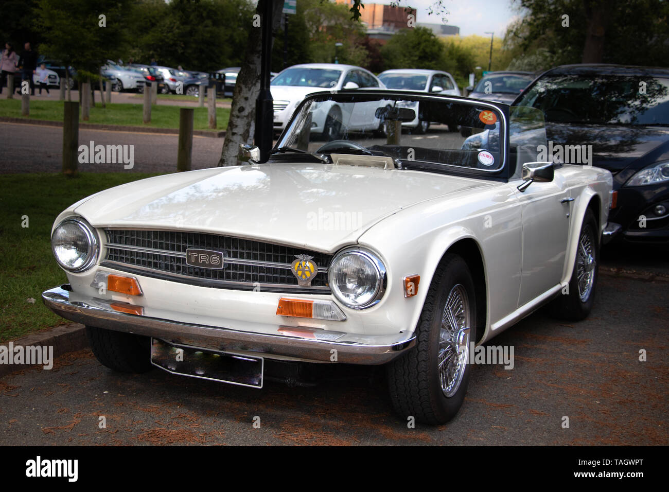 Triumph TR6 blanche Voiture de sport Vintage Banque D'Images