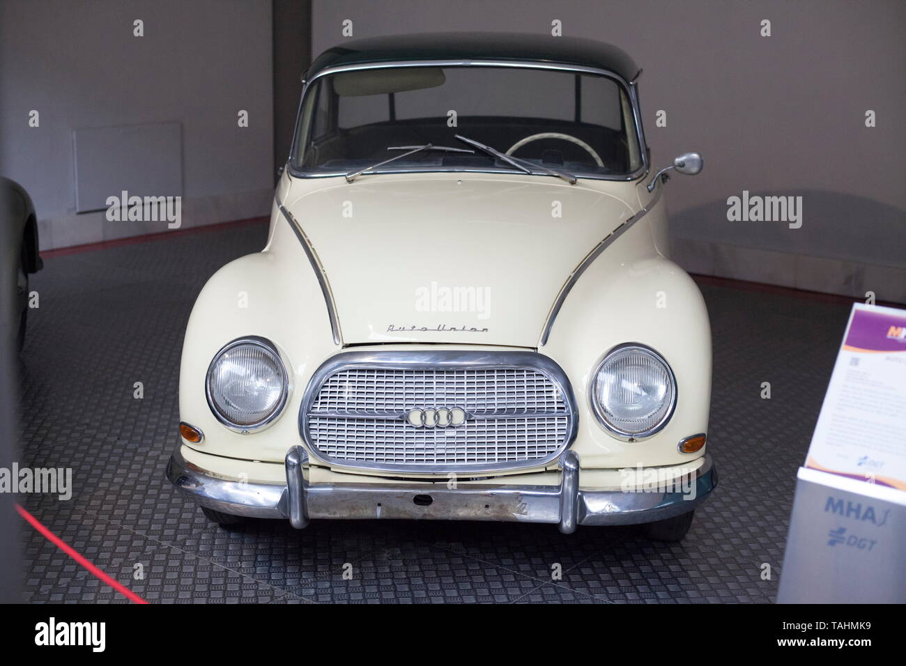 1958 Auto Union 1000S Berlina Oldtimer voiture dans le Musée de l'automotion de histrory, Salamanque, Castille Leon, Espagne, Europe Banque D'Images