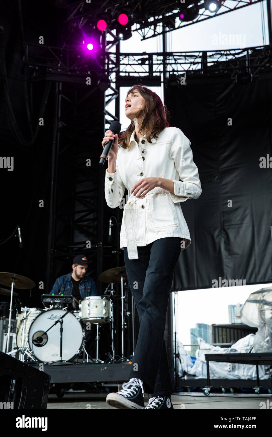 Charlotte Cardin effectue au Festival de musique de Radio-Canada à Toronto, Canada Banque D'Images