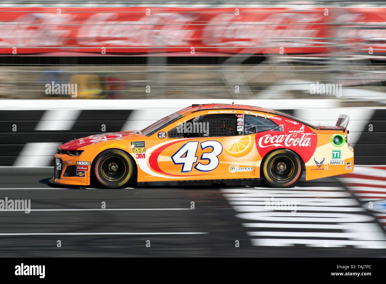 Pilote de NASCAR Bubba Wallace roulant # 43 en éliminatoires de la Coca Cola 600 à Charlotte Motor Speedway le 25 mai 2019, à Concord, N.C. Credit : Planetpix/Alamy Live News Banque D'Images