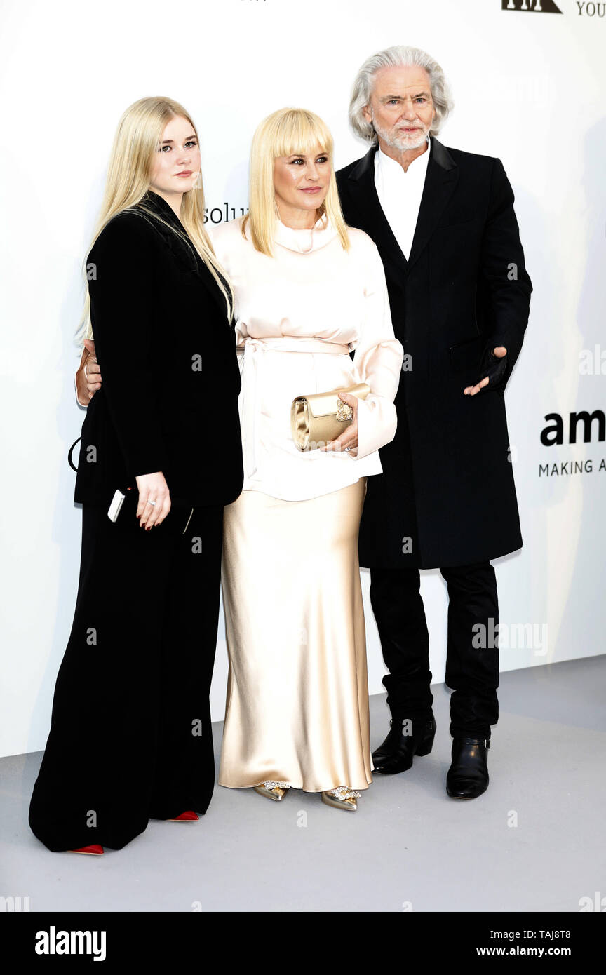 Antibes, France. 23 mai, 2019. Harlow, Jane-Arquette Bühlbecker Patricia Arquette et Hermann participant à la 26e l'amfAR's Cinema Against Aids lors du Gala de la 72e édition du Festival de Cannes à l'Hôtel du Cap-Eden-Roc le 23 mai 2019 à Antibes | utilisée dans le monde entier : dpa Crédit/Alamy Live News Banque D'Images